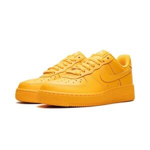 AIR FORCE 1 LOW size 7 Women’s 
"LASER ORANGE"